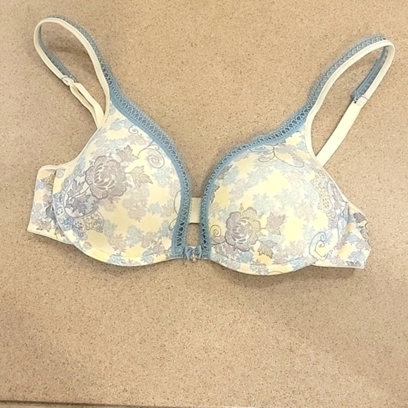 NEW - LILY‎ OF FRANCE BRA (sz 36B) - Picture 1 of 3